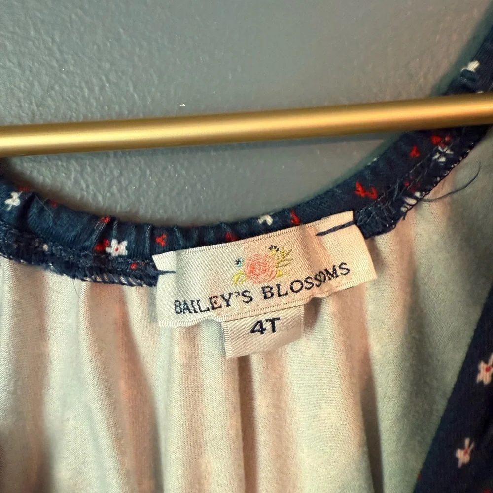 Bailey’s blossom navy floral‎ bodysuit - Picture 3 of 3